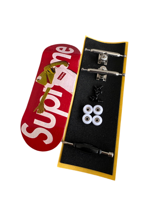 Complete Set Supreme Kermit