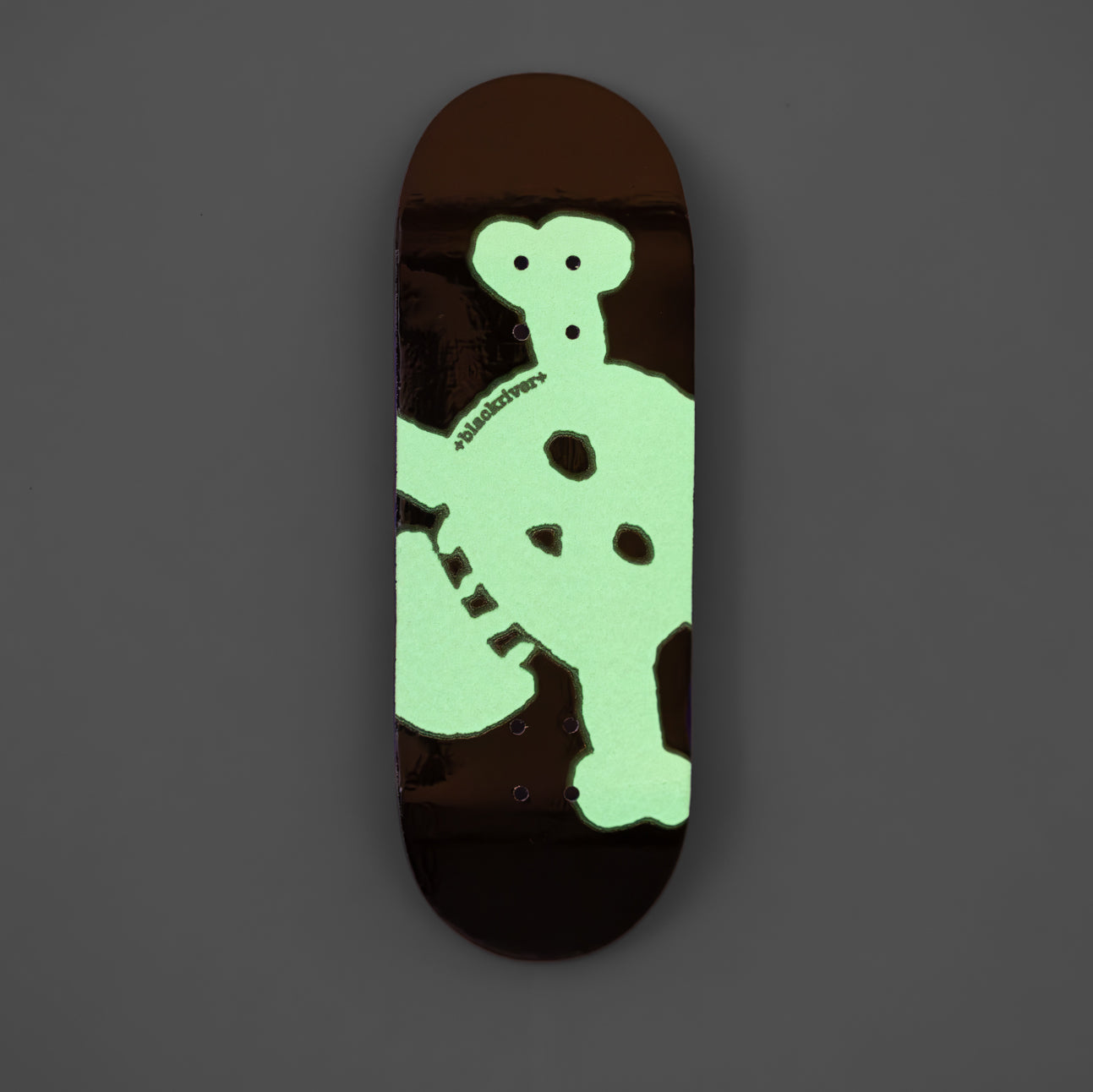 Blackriver Pro Complete Fingerboard - New Skull Glow (32mm)