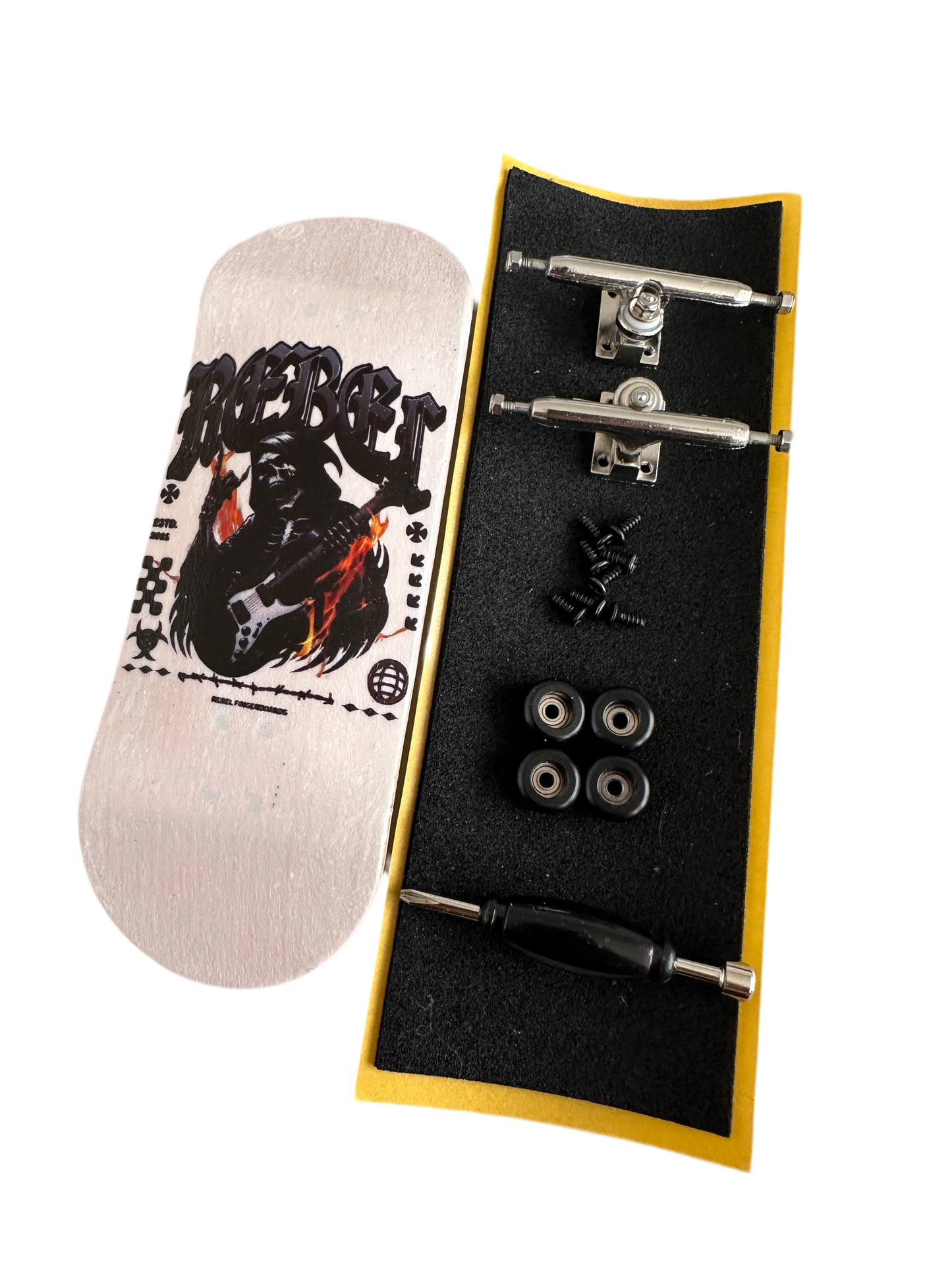 Complete Set Rebel Skull Guitarist