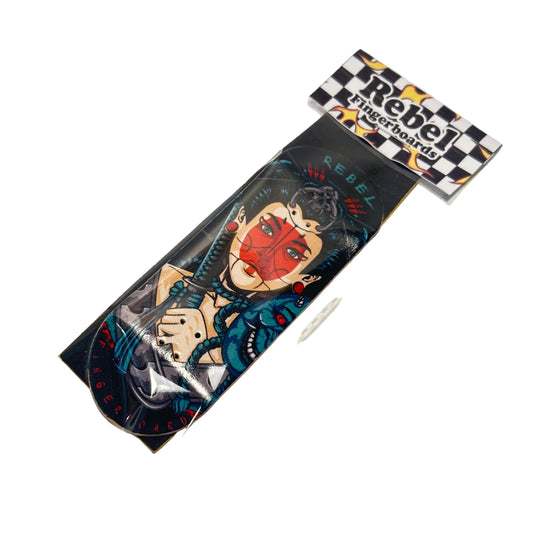 Rebel Lady Samurai (34mm)